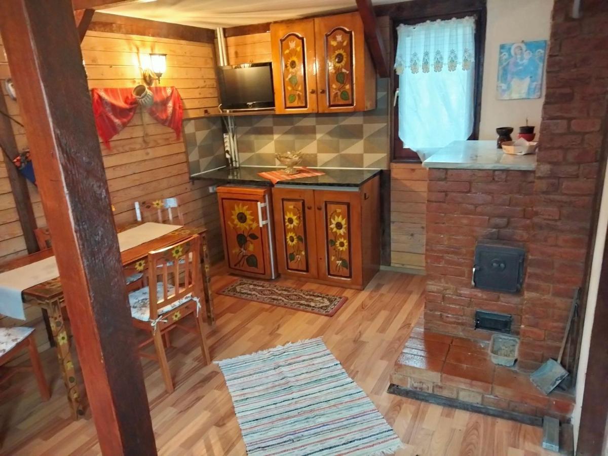 Casa Piscul Lupului Βίλα Pucioasa Εξωτερικό φωτογραφία