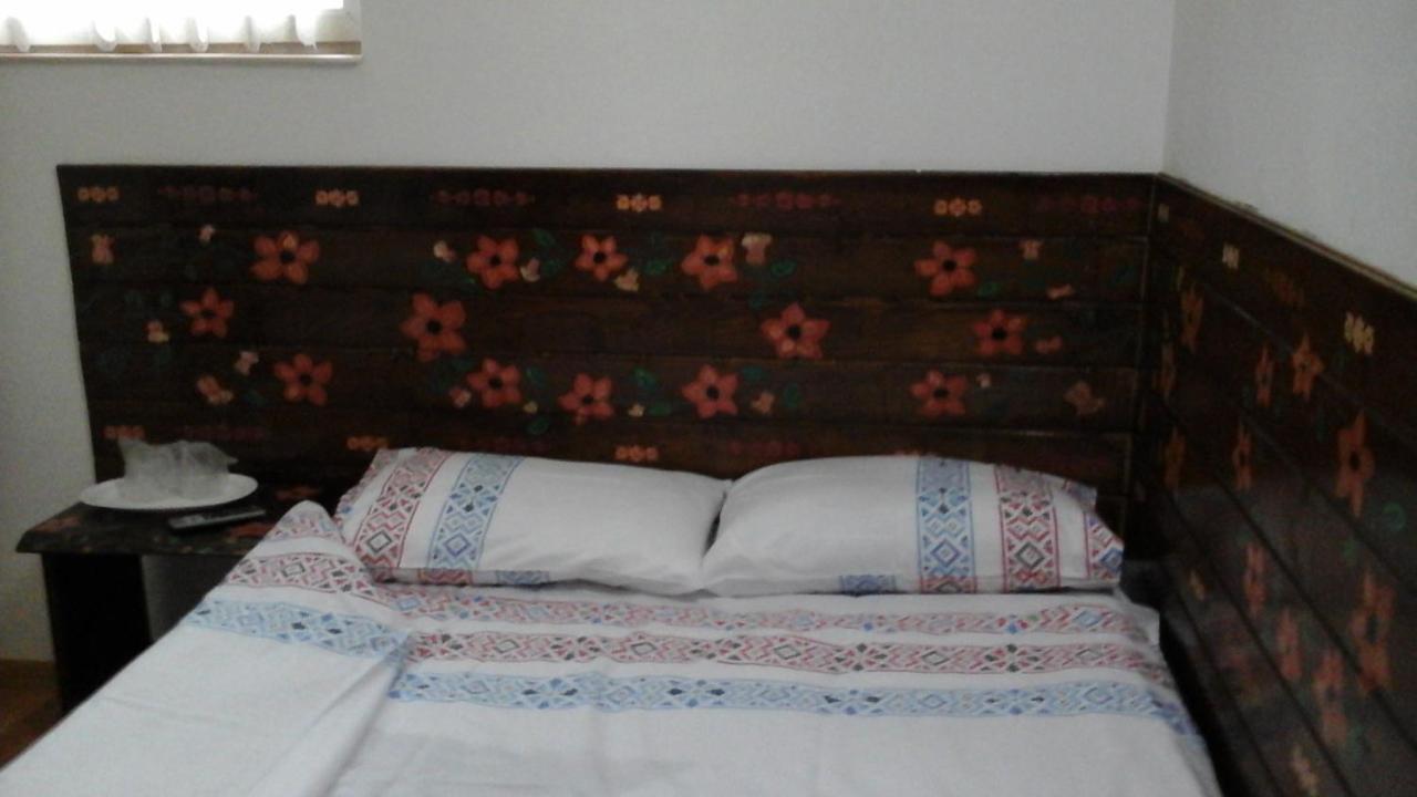 Casa Piscul Lupului Βίλα Pucioasa Εξωτερικό φωτογραφία