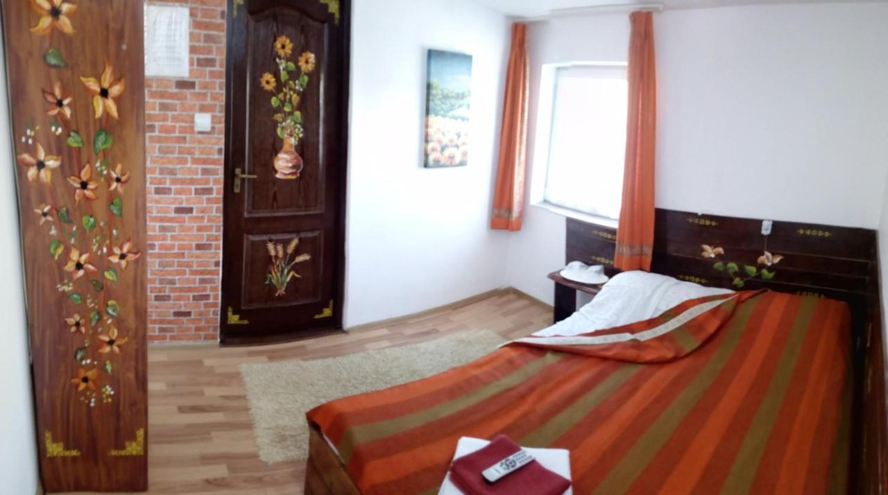Casa Piscul Lupului Βίλα Pucioasa Εξωτερικό φωτογραφία